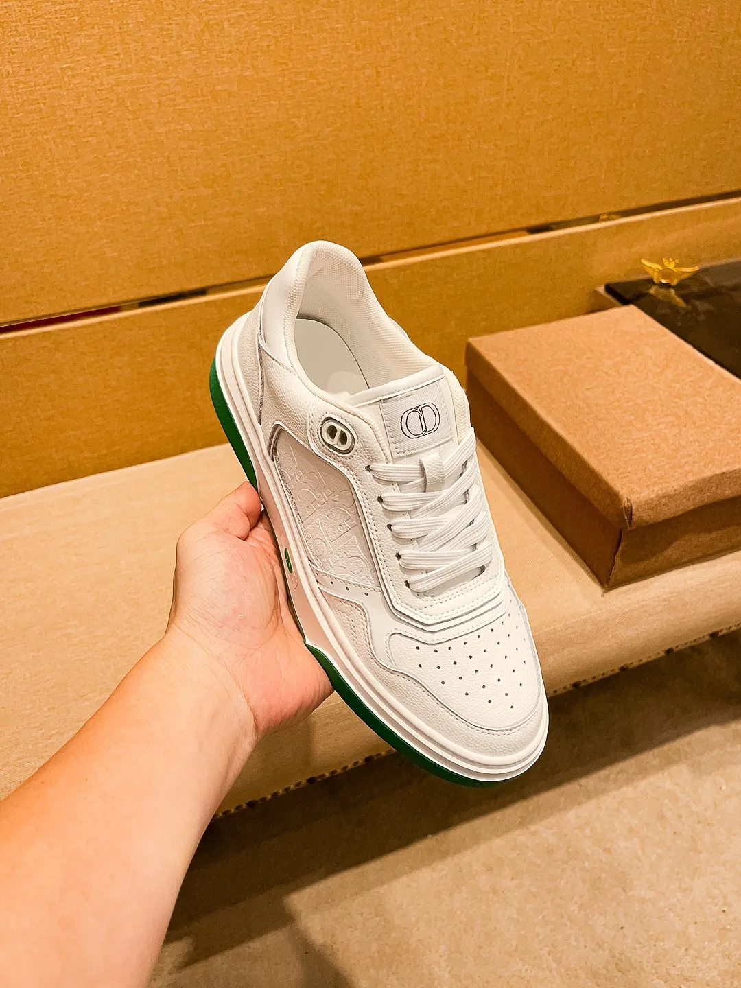 Men's shoes💰 440💰[Dior]🔥 High-end men's shoes brand official website 1:1 latest masterpiece: the upper is made of Italian imported first-layer cowhide with a comfortable and breathable lining➕original non-slip and wear-resistant outsole🔥, making walking more convenient and comfortable! An exclusive new model, a stunning work, a beautiful 1:1 replica [color] compared to the official quality! Create a fashionable personality to set off your uniqueness! A must-have for trendy men! Classic 🔥 Size: 38-44 Color: 🔥 2⃣️ colors available 🔥.